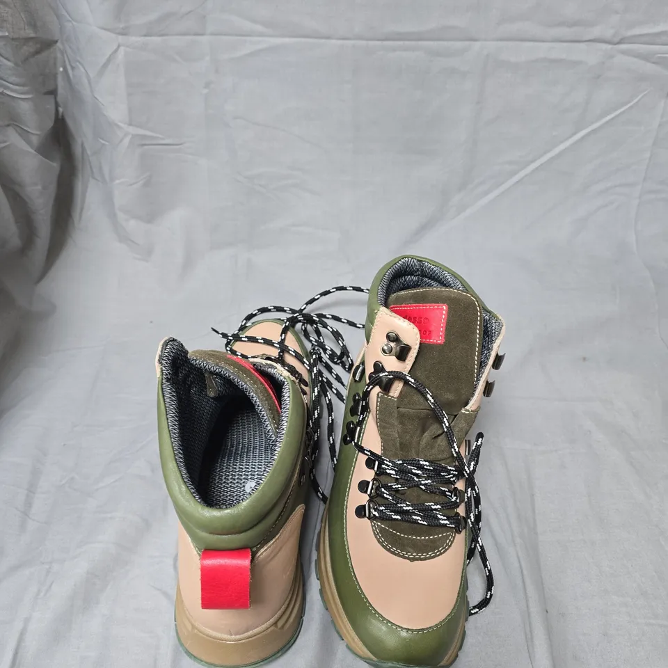 ADESSO HIKING BOOTS – BEIGE & OLIVE GREEN OUTDOOR FOOTWEAR,SIZE EUR 40 