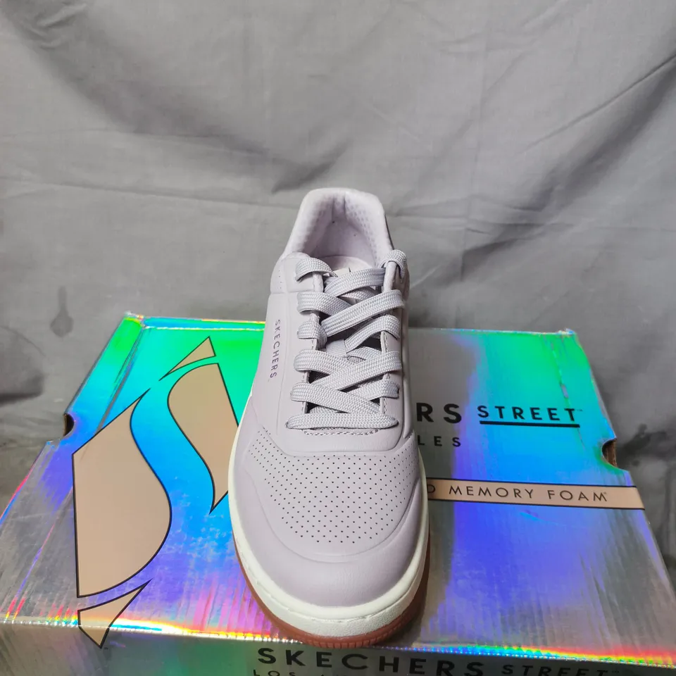 BOXED PAIR OF SKECHERS STREET SNEAKERS – LIGHT GREY/LAVENDER, MEMORY FOAM – UK SIZE 7