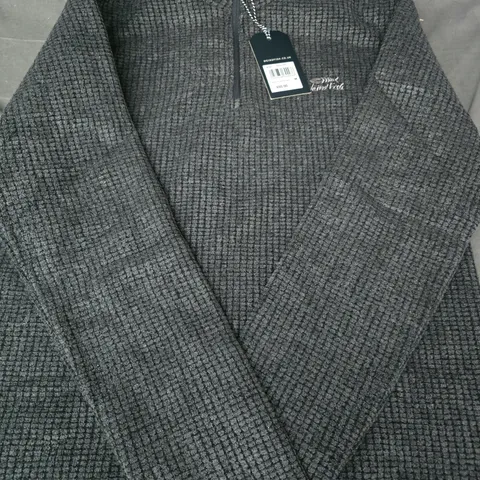 WEIRD FISH NEWARK 1/4 ZIP GRID FLEECE IN GREY SIZE MEDIUM