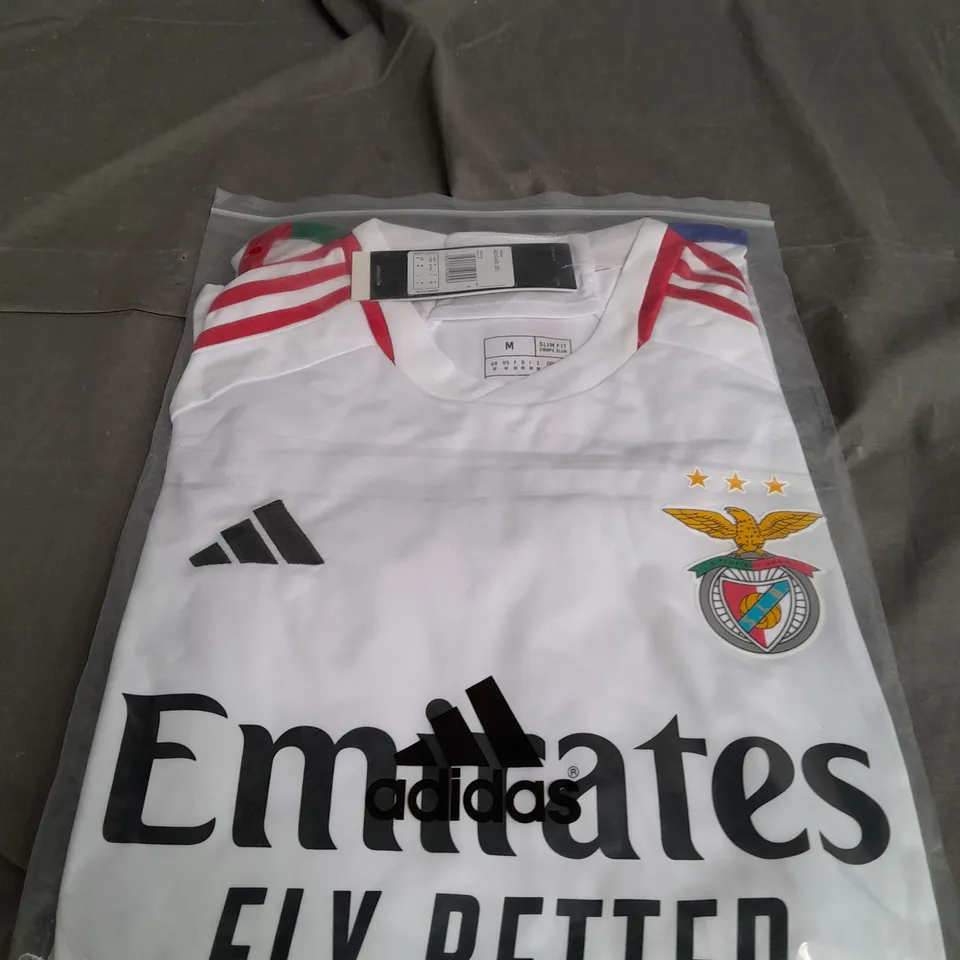 BENFICA WHITE FOOTBALL JERSEY SIZE M 