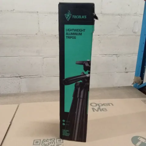 TECELKS LIGHTWEIGHT ALUMINIUM TRIPOD – BOXED 