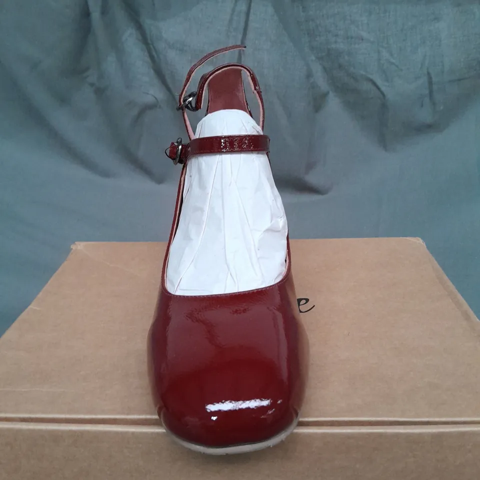 BOXED PAIR OF JOANIE WEDGE BLOCK SHOE SIZE 8