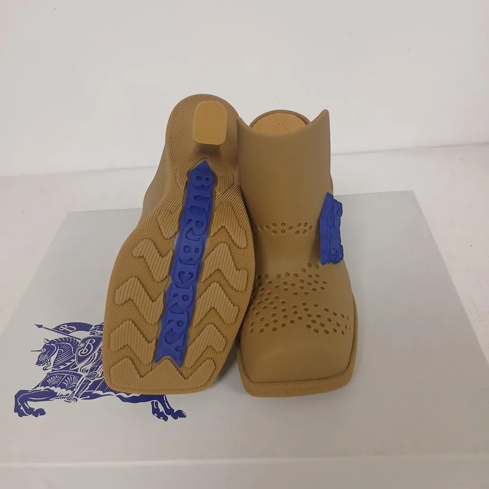 BURBERRY RUBBER MULE ON RUBBER SOLE – UK 4 (EUR 37)