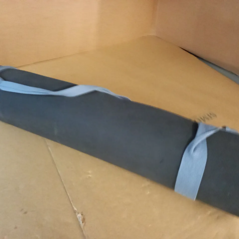 GREY PROTECTIVE MAT - 66CM X UNSPECIFIED