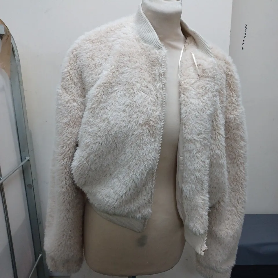 ZARA FLUFFY WHITE CROPPED JACKET - SIZE MEDIUM