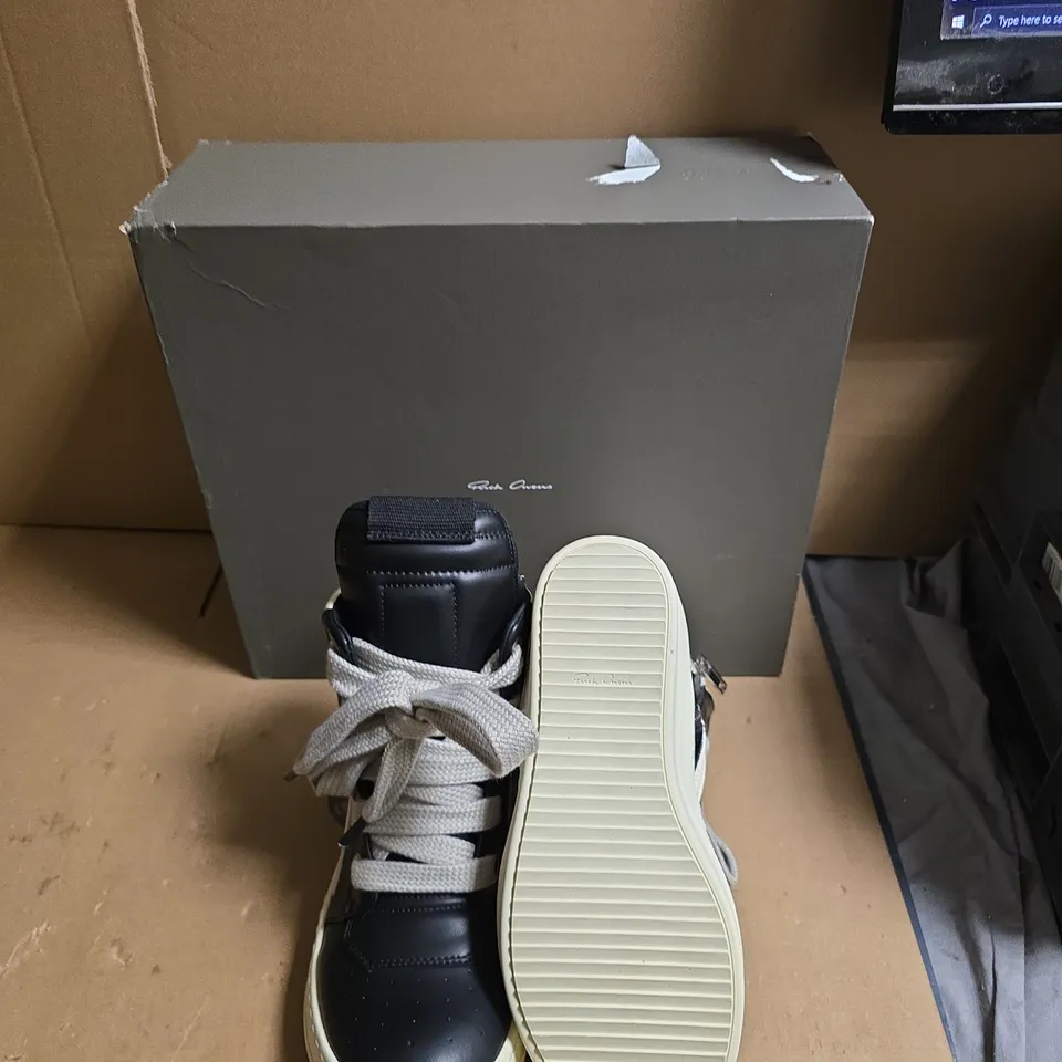 RICK OWENS HIGH-TOP SNEAKER – BLACK/OFF-WHITE, MEN'S - EUR SIZE 39 