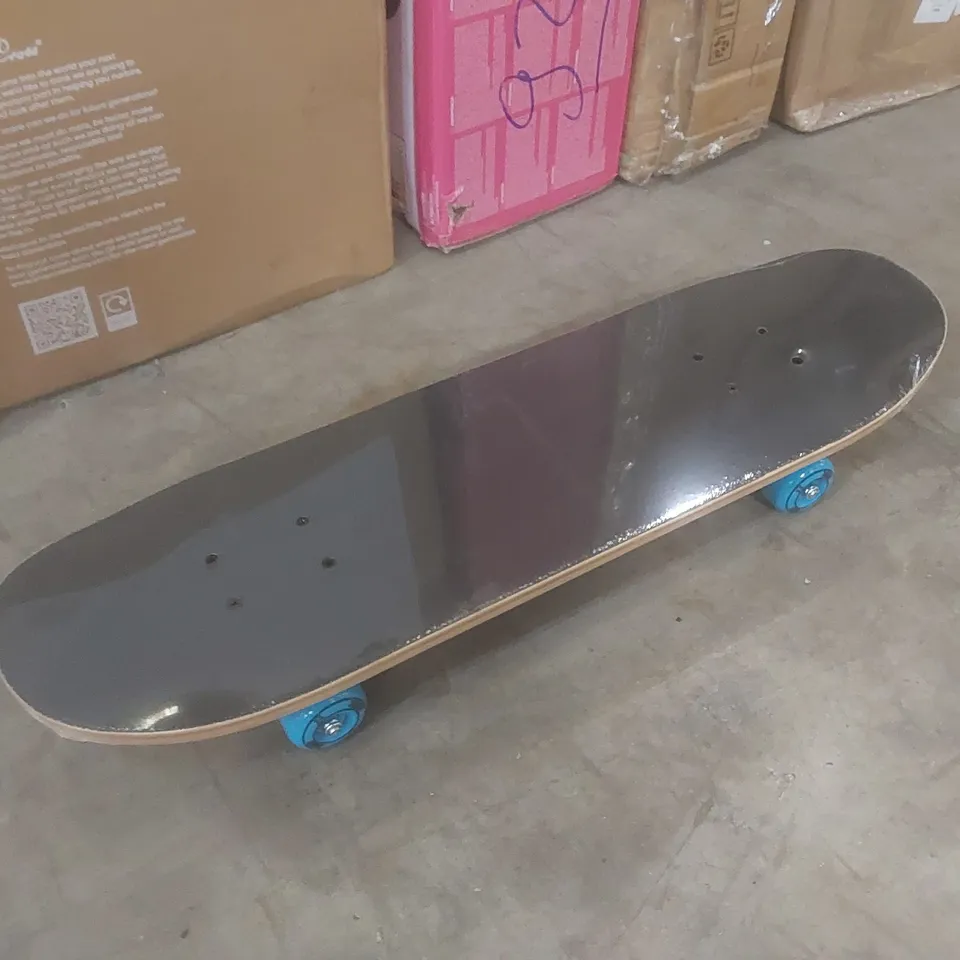 BOXED XOOTZ SKATEBOARD