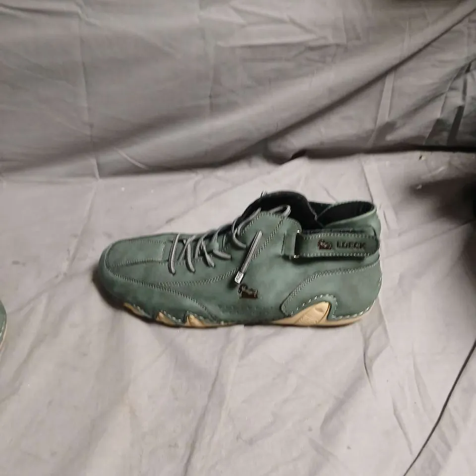 LDECK GREEN TRAINERS WITH BEIGE SOLE - SIZE EUR 41