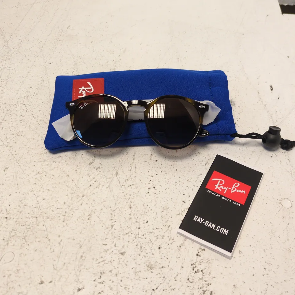 RAY-BAN SUNGLASSES, TORTOISESHELL FRAME WITH BROWN GRADIENT LENSES