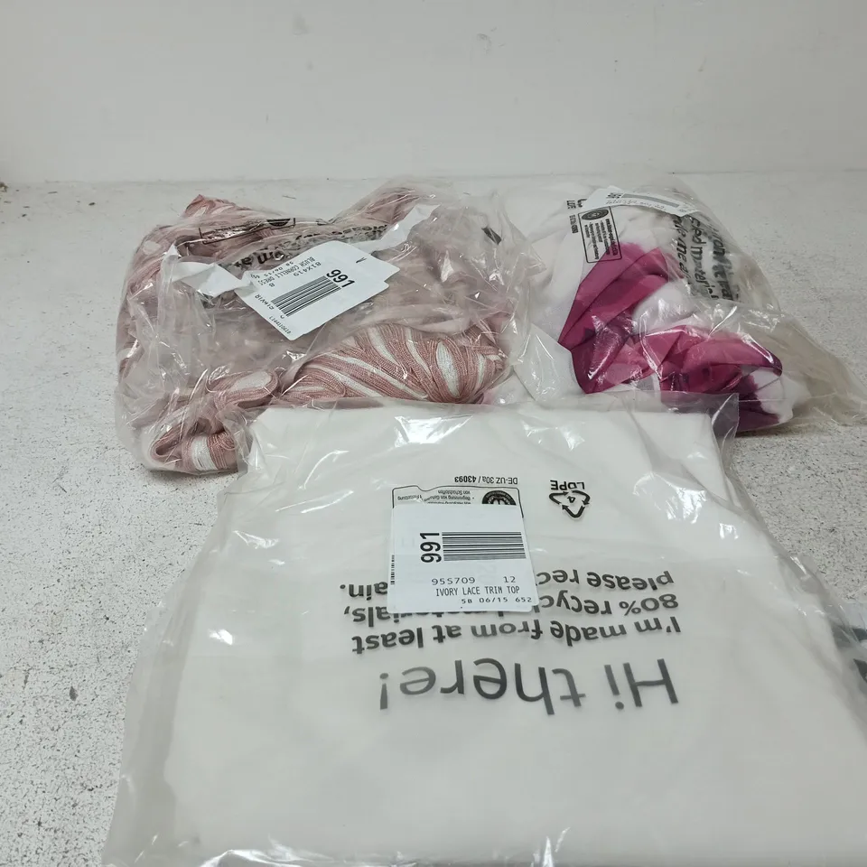 BOX OF APPROXIMATELY 20 ASSORTED CLOTHING ITEMS OF VARIOUS STYLES AND SIZES TO INCLUDE BLUSH CORNELLI DRESS, IVORY LACE TRIM TOP, PRINT CAPE MAXI DRESS ETC