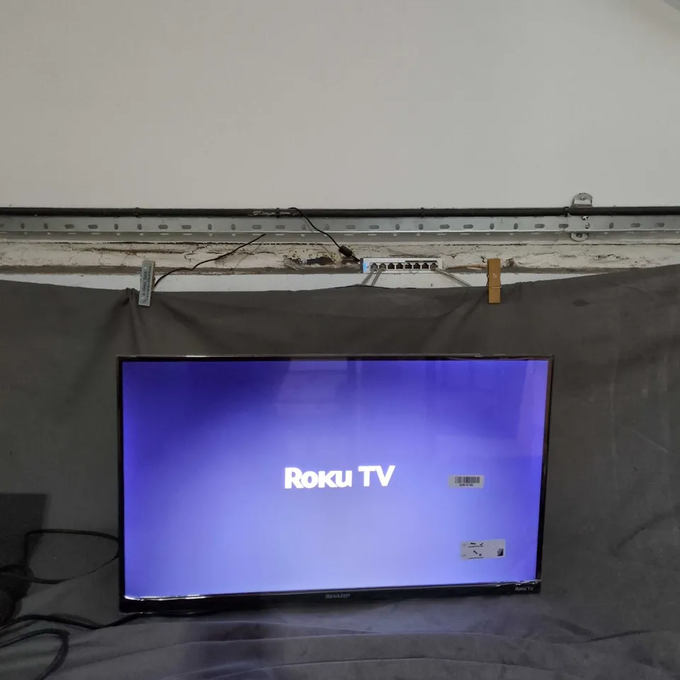 SHARP 24" HD READY SMART LED TV MODEL 24HD2225K - POWERS ON