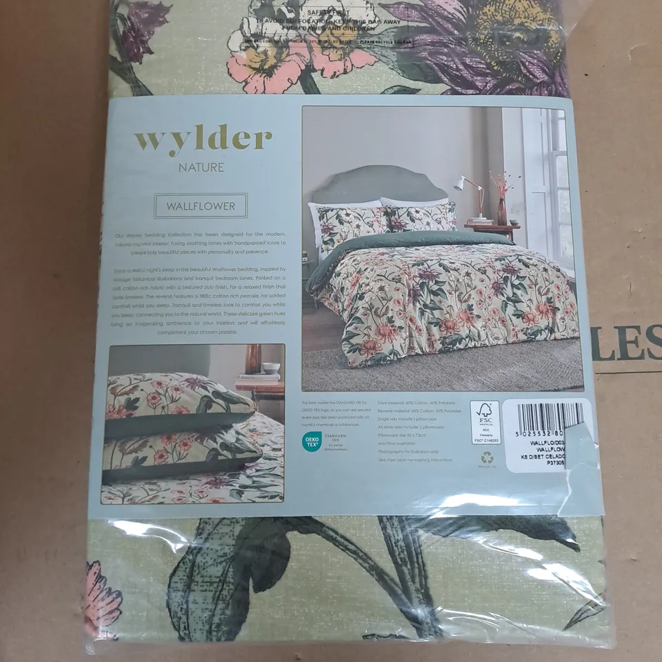 WYLDER NATURE WALLFLOWER DUVET COVER SET IN GREEN - KING