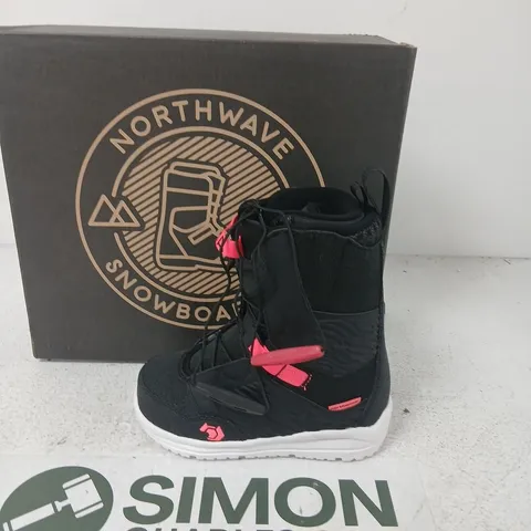 NORTHWAVE DAHLIA SL SNOWBOARD BOOTS – WOMEN'S, BLACK & PINK (EU 34)
