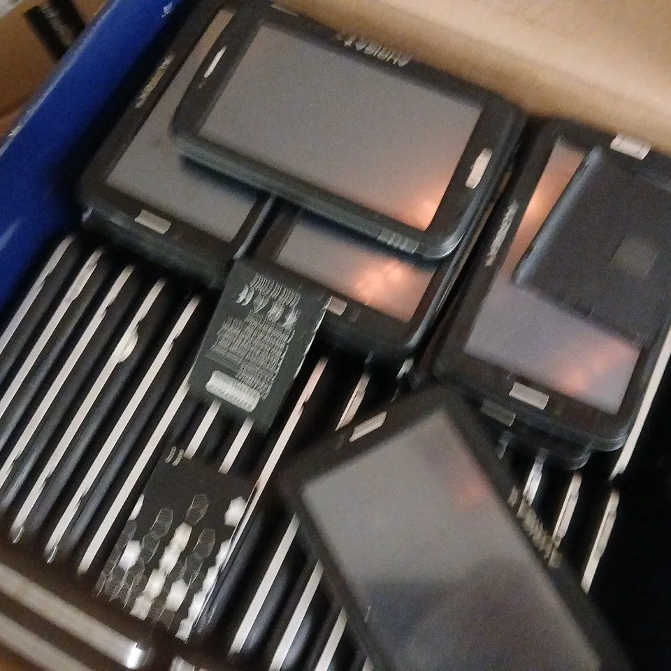 APPROXIMATELY 30 AURIGA DATA HEADS