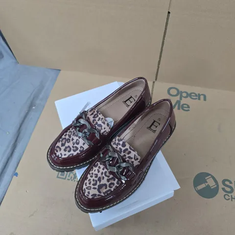 E SHOES BY EMMA BOMBAY BURGUNDY LEOPARD LOAFERS – UK 5