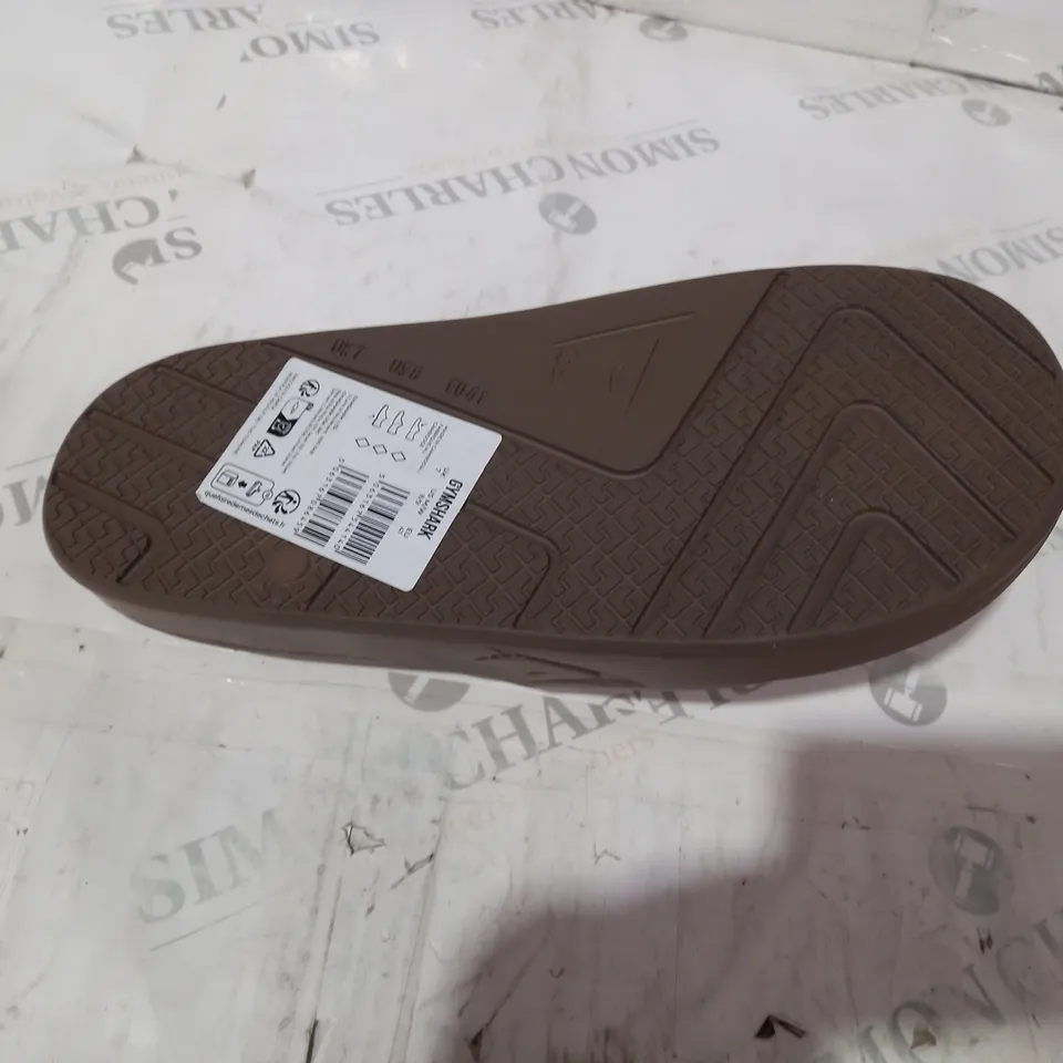 GYM SHARK REST DAY SLIDES BROWN SIZE 7