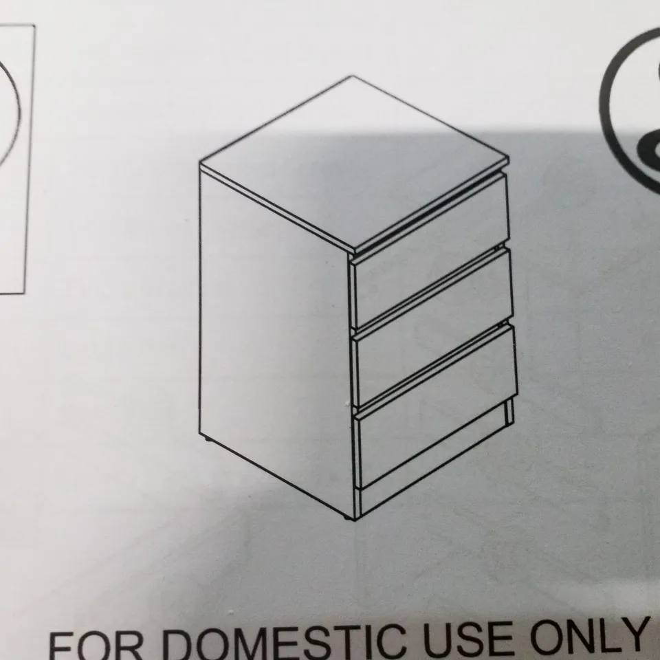 BOXED MALVERN 3 DRAWER BEDSIDE CABINET - GREY