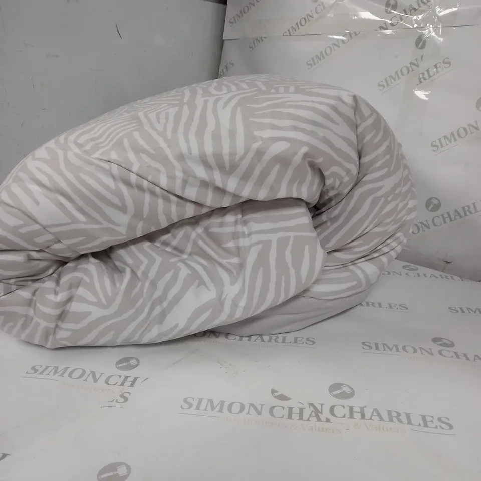 SUPERSOFT BY COZEE HOME ANIMAL PRINT FILLED BEDSPREAD WITH CONTRAST BORDER