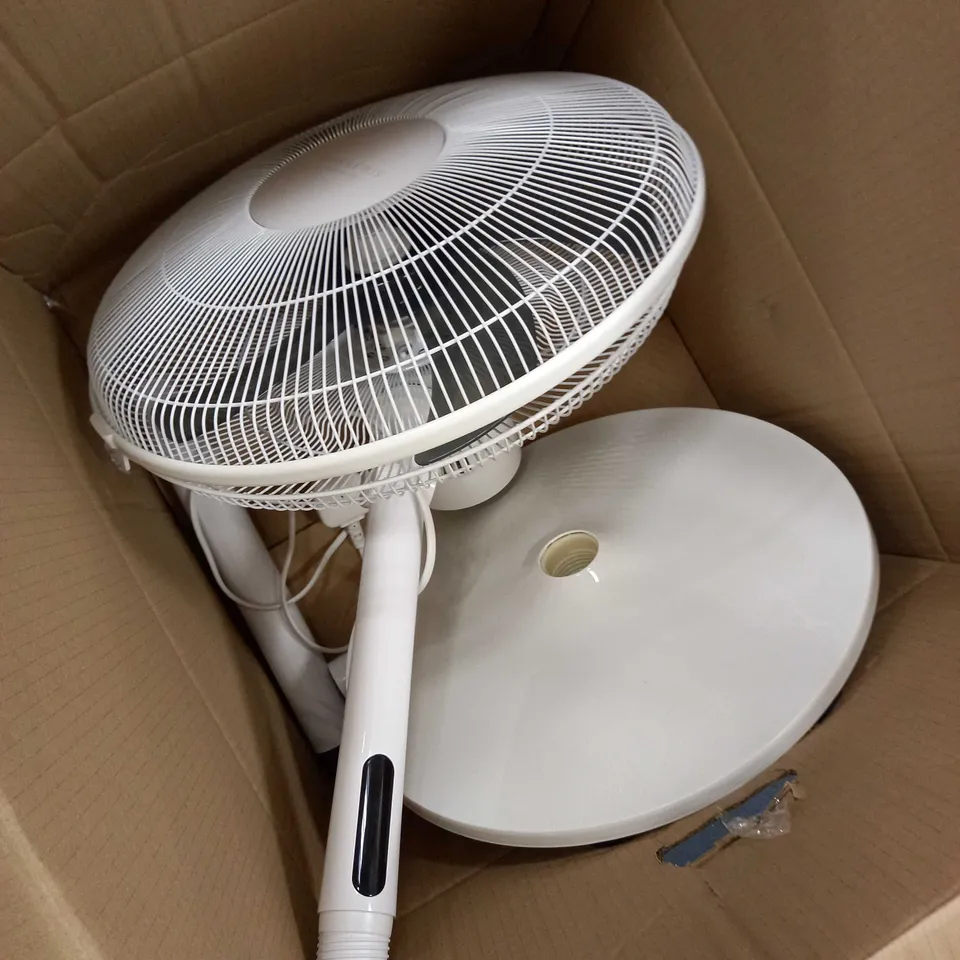 BOXED DESIGNER WHITE FLOOR STANDING FAN
