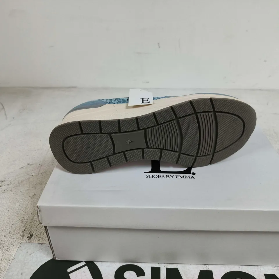 SHOES BY EMMA SHOREDITCH TRAINERS BLUE SIZE 5 BOXED