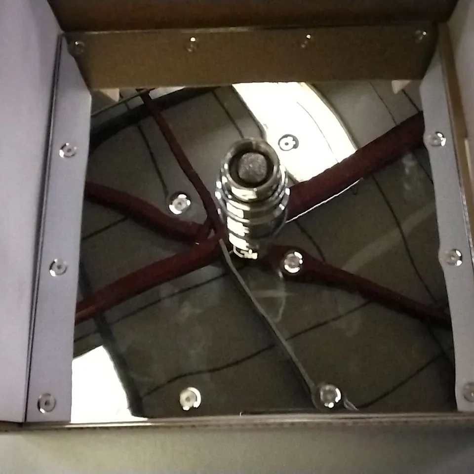 BOXED AS NEW CALYPSO PARONA SHOWER ROSE 200MM SQUARE HEAD IN CHROME