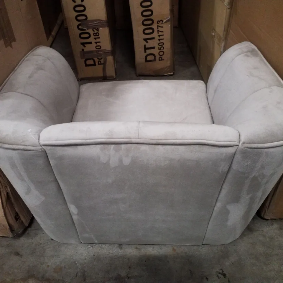 LOREN ARMCHAIR, CHAMPAGNE CLASSIC VELVET