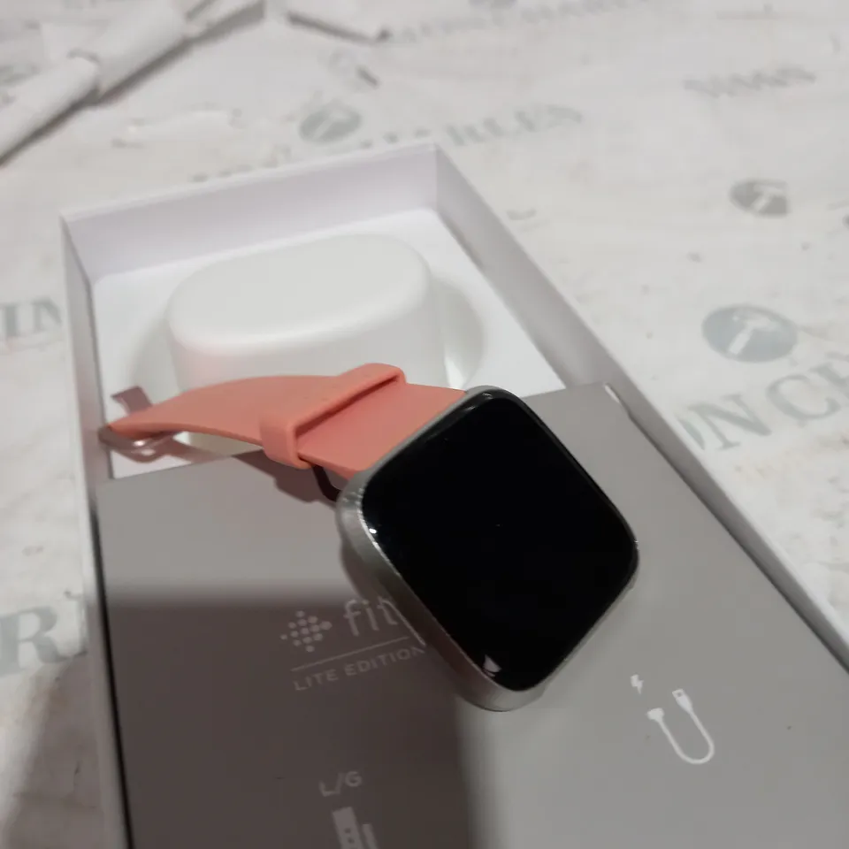 FITBIT VERSA - PINK WRIST STRAP