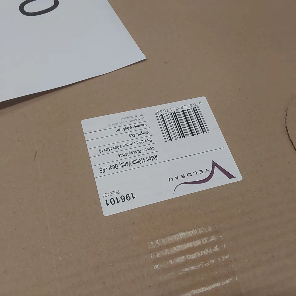 PALLET CONTAINING A LARGE QUANTITY OF ASSORTED BATHROOM FURNITURE PARTS INCLUDING: VANITY PELMET PANELS, VANITY DOORS ECT