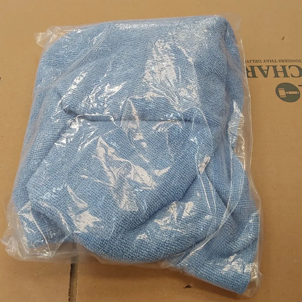BAGGED MICROFIBER FAST DRYING HAND TOWEL (1 ITEM)