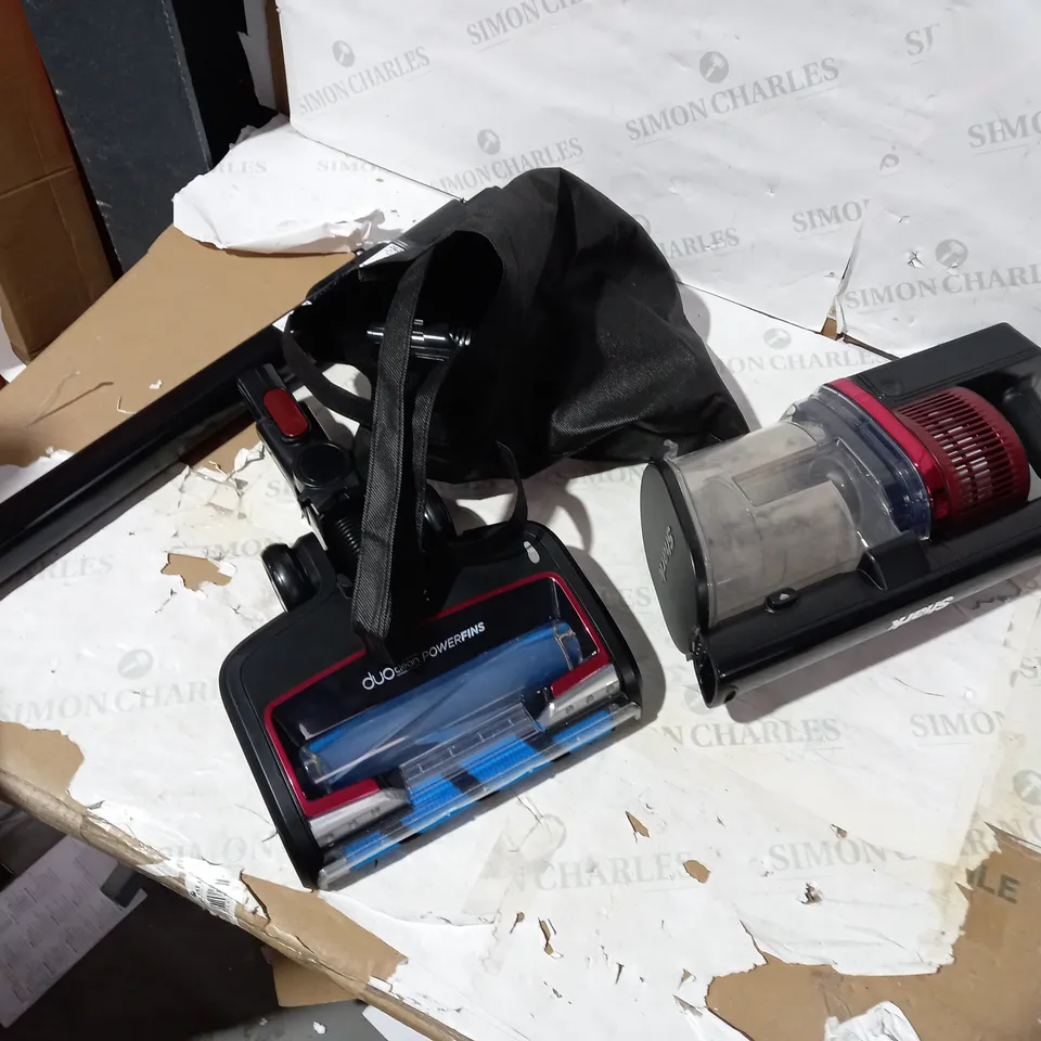 BOXED SHARK DUO CLEAN POWERFINS VACUUM CLEANER