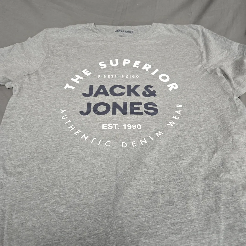 JACK AND JONES GRAPHIC T-SHIRT SIZE XL