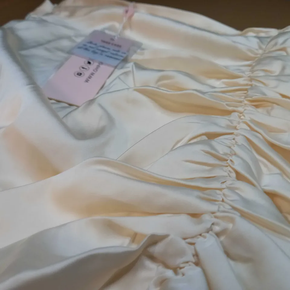 OH POLLY IVORY SATIN RUCHED MINI SKIRT - SIZE 14