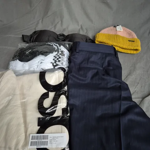 APPROXIMATELY 15 ASSORTED CLOTHING ITEMS IN VARIOUS SIZES TO INCLUDE - HAT , SOCKS , TROUSERS ETC