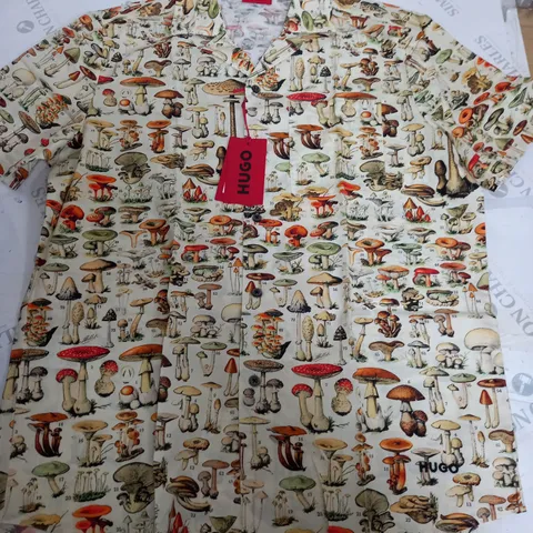 HUGO BOSS ELLINO FUNGI SHIRT IN WHITE - US L