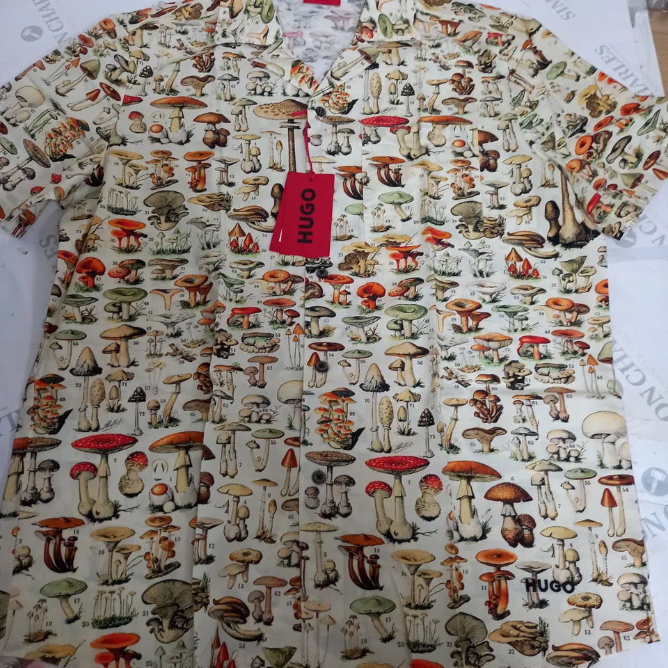 HUGO BOSS ELLINO FUNGI SHIRT IN WHITE - US L