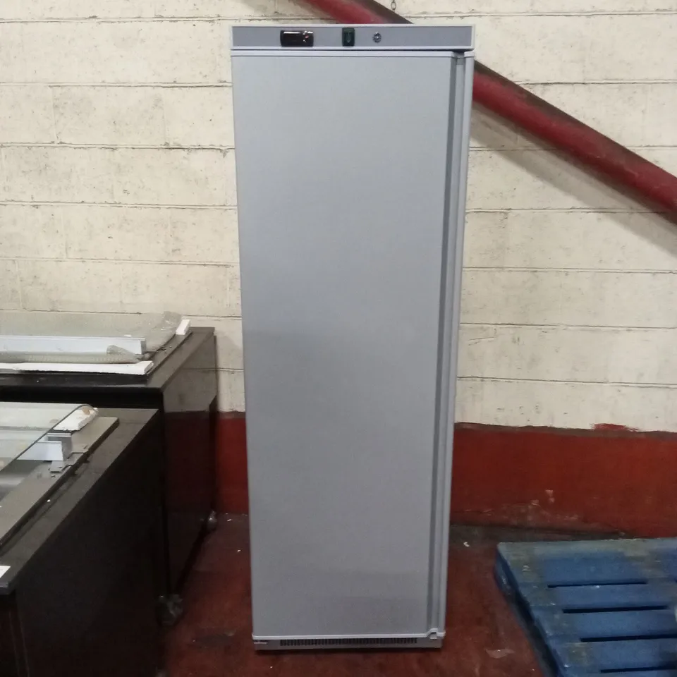 SA-XF400HC COMMERCIAL UPRIGHT FREEZER 400L
