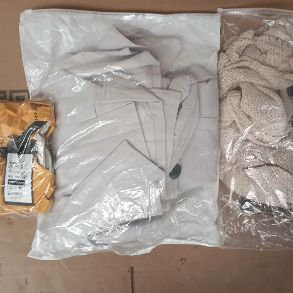 APPROXIMATELY 20 ASSORTED CLOTHING AND FASHION PRODUCTS IN VARIOUS STYLES AND SIZES - COLLECTION ONLY