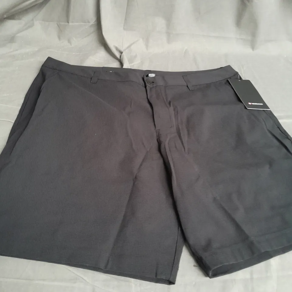 LULULEMON CLASSIC FIT SHORTS SIZE 40