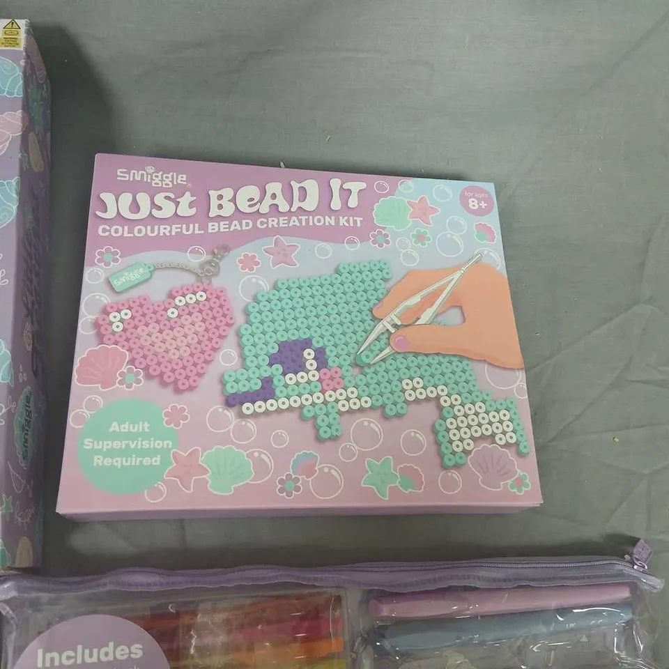 FOUR ASSORTED SMIGGLE PRODUCTS