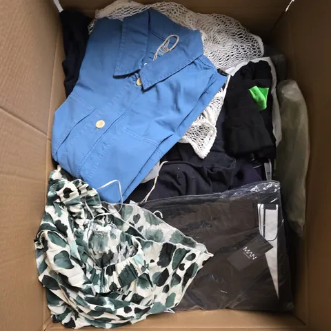 LARGE BOX OF ASSORTED CLOTHING ITEMS IN VARIOUS SIZES, STYLES AND COLOUR 