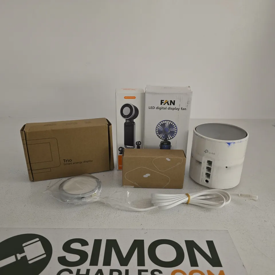 TOTE OF APPROXIMATELY 15 ASSORTED ITEMS TO INCLUDE DIGITAL DISPLAY FAN, TRIO ENERGY DISPLAY, TP-LINK ETC