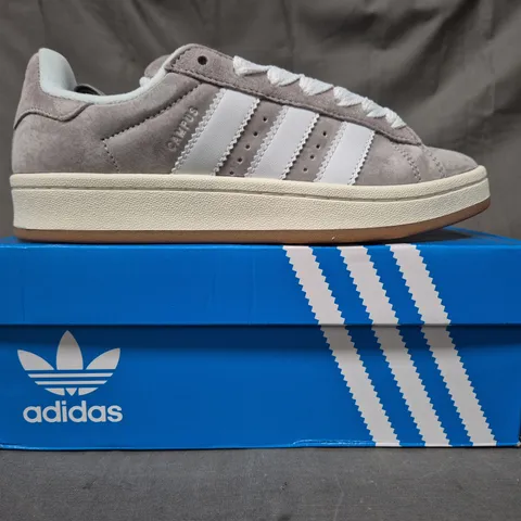 BOXED PAIR OF ADIDAS CAMPUS 00S SHOES IN GREY/WHITE UK SIZE 6