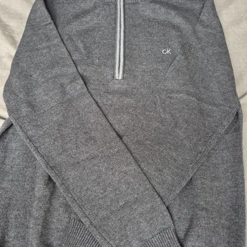 CALVIN KLEIN GOLD 1/2 ZIP LONG SLEEVE TOP IN CHARCOAL GREY SIZE MEDIUM
