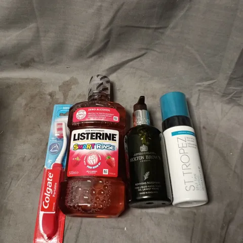 APPROXIMATELY 15 X ASSORTED COSMETIC ITEMS TO INCLUDE LISTERINE, COLGATE TOOTHBRUSH, MOLTON BROWN, ST TROPEZ ETC