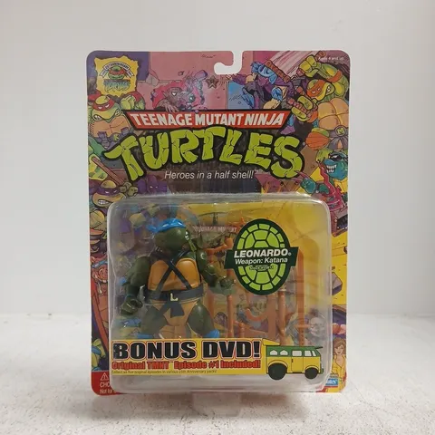 TEENAGE MUTANT NINJA TURTLES LEONARDO ACTION FIGURE WITH BONUS DVD