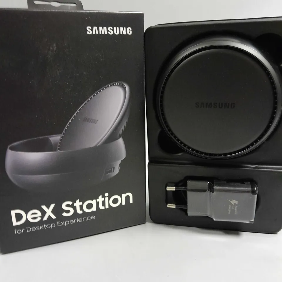 BOXED SAMSUNG EE-MG950 DEX STATION 
