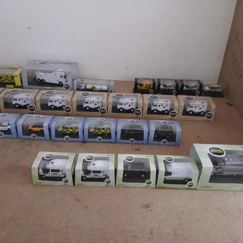 APPROXIMATELY 25 OXFORD DIECAST 1:76 EMERGENCY & POLICE VEHICLE COLLECTION