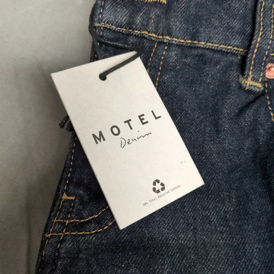 MOTEL DENIM LOW RISE PARALLEL JEANS IN INDIGO SIZE W30 L32
