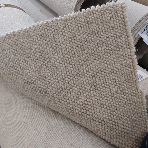 ROLL OF QUALITY PADSTOW ANGORA PEBBLE CARPET // SIZE: APPROX 1.4 X 3m