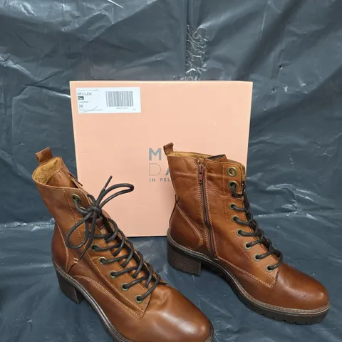 BOXED PAIR OF MODA IN PELLE BELLZIE TAN LEATHER LACE UP LEATHER ANKLE BOOT SIZE 39